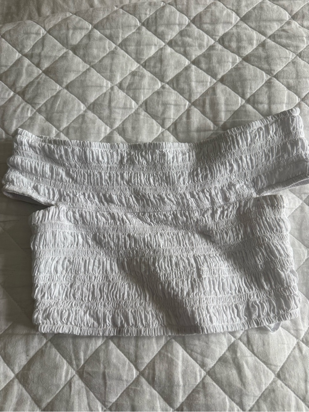 Everlane xxs organic cotton Off-Shoulder Smocked Crop Top in White - Picture 2 of 5